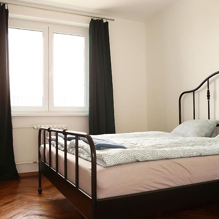 New Colorful Apartment With Big Balcony Братислава Екстериор снимка